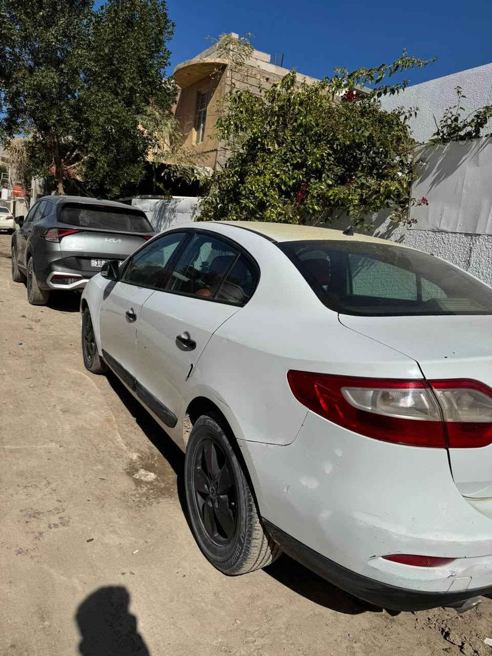 رينو فلونس موديل ١٢ سنويه جديده 2031 
مكينه وكير كفاله المكينه قبق اصفر المرغوب 
مابيها حادث بيها بيبان ٣ بس صبغ
مكانها حله 
رقمها بابل 
السعر 63 وبيها مجال *********** بس واتساب حلة, بابل
