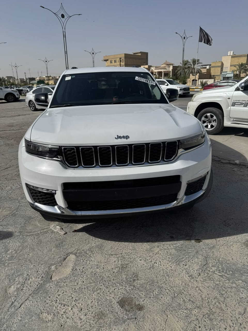 جيب گراند شيروكي فئة ( لمتد) 
موديل 2023 
ماشيه 70 الف ميل 
لون - ابيض ( استيراد شخصي دخول جديد)
حادث خفيف - حافه البنيد مصلح وجاهزه بدون تبديل بدون دواخل 

السياره 7 راكب 
* 
للاستفسار ***********
