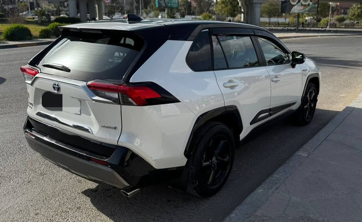 راف فور 2023 هايبرد تو كلر 
ماشية 78000 كيلو 
حادث بنيد وجاملغ 
حساسات امامية خلفية 
كامرة دوارة 
تحديد مسار 
رادار 
كشنات تدفئة تبريد
نقطة عمياء 
جنطة كهرباء 
شاشة اعطال 
دخول ذكي 
كشنات كهرباء 
شاشة كاربلاي
مري شفط

رقم صاحب سيارة
***********
