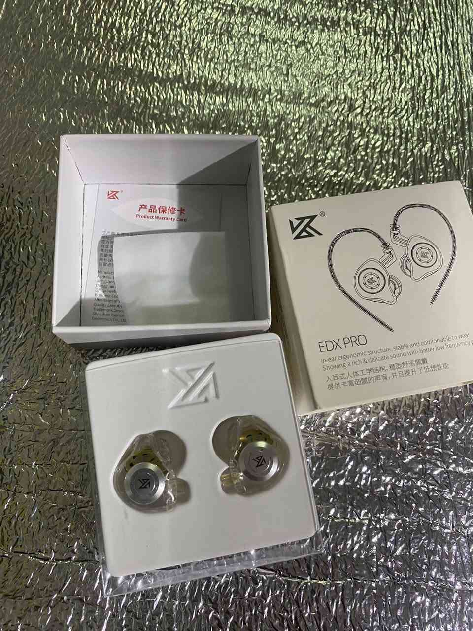 السلام عليكم ورحمة الله وبركاته أغراض جديدة ومتنوعة الي محتاج يراسلني أو يتصل ***********//***********/// وحياكم
