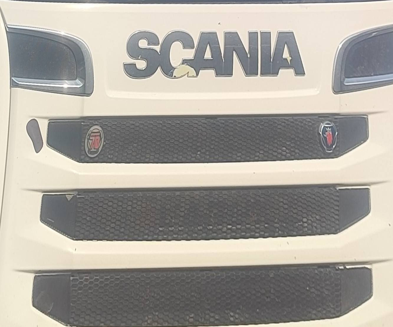 سلام عليكم ورحمه الله وبركاته سكانيا سايلوو للبيع موديل 2016 رقم سليمانيه رقم انكليزي الستفسار الاتصال عل رقم ***********موجود واتساب اتصل وبيك خير ودلل
