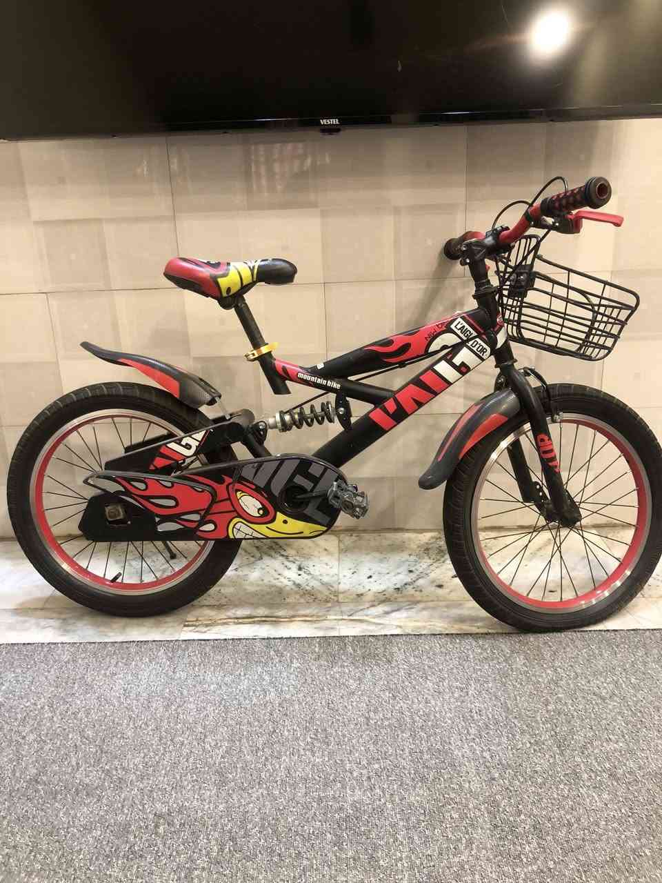 السلام عليكم بايسكل قياس 18 للبيع مستعمل اخو الجديد 60 الف اعتقد التاير الامامي بنجر ما متأكد هسة نزلتة من البيتونة
بغداد تقاطع البنوك


**إذا كنت صاحب هذا الإعلان وتريد حذفه لأي سبب، رجاءا أرسل رسالة إلى الدعم الفني**