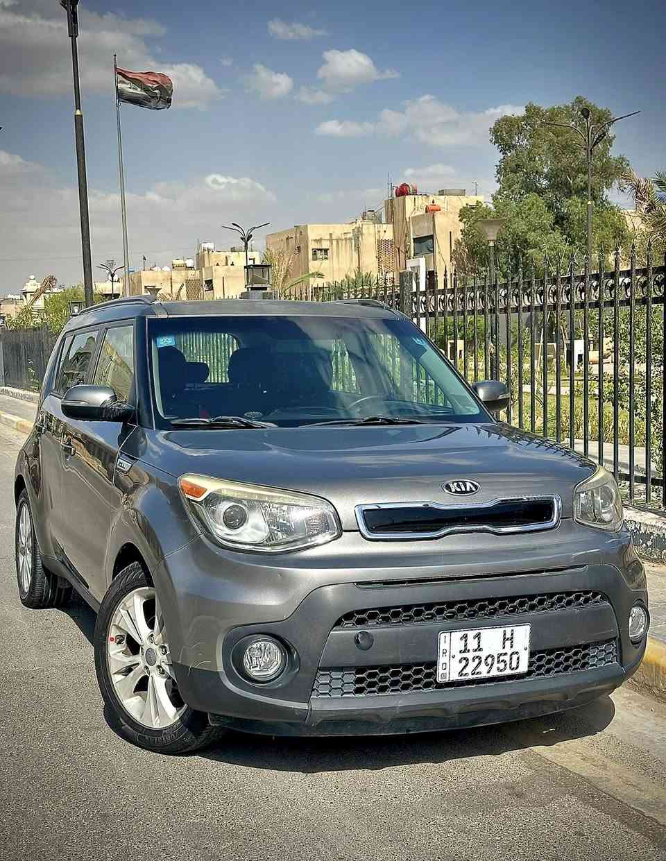 صول 2016 EX
رقم بغداد الجديد بأسمي 
مكينة 2000
ضرر كما موضح بالسونار  
بابين فقط صبغ والبنيد فقط فتح والقمارة جراد بسيط بدون ايرباك
ماشية 50 ميل
مواصفات مقاعد امامية تدفئة اشاير بالمري عداد km
كامرة خلفية 3 وضعيات قيادة 
لايت زينون ولد امامي وخلفي والمواصفات الباقية المعروفة  
ارضيه جلد دوشمة مقاعد
السيارة نظيفة وبدون اي نقص 
مكاني زيونة او الزعفرانية
السعر 105 وبيها مجال 
للتواصل *********** واتساب او اتصال
