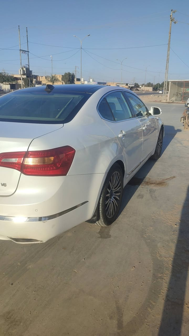 كيا كادنزا 2013 خليجي فول مواصفات  بصمه بانوراما شاشه كراسي 2 كهرباء مري شفط حساسات أشاير بالمري برده خلفيه محرك 6سلندر 3500 رقم سليمانيه مداور ثاني يوم تريد وكاله تريد تحويل 
سياره مكفوله عدا صبغ بالبنيد 
والباقي كفاله محرك كير حداديه تخم تاير باتري جديد 
سياره جديده على وضع الشركه 
السياره معروضه 130$ وبيه مجال للشراي
العنوان الديوانية 
***********
