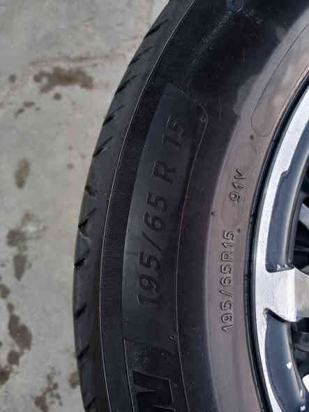 السلام عليكم...تخم ويل كب 15  النترا فورتي سيراتو  + 4 اطارات 195/65/15  
السعر: 175 الف او مراوس 
العنوان:بغداد الجديده
للاتصال:***********
