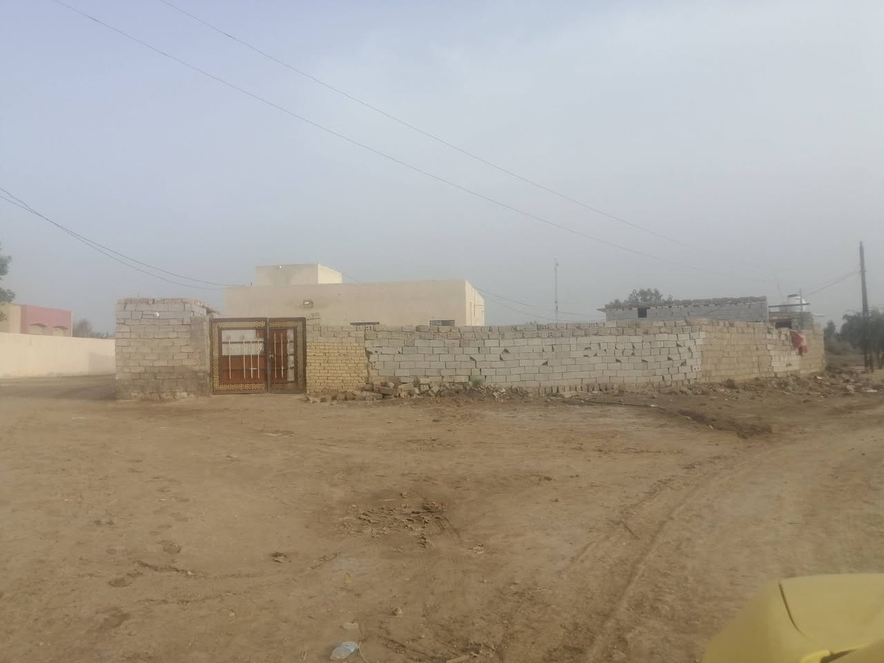 بيت زراعي للبيع المساحه 800متر بيه بيتن مبنيات المكان العرايه قرب المدرسه خدمات كامله استفسار عل رقم *********** او***********
