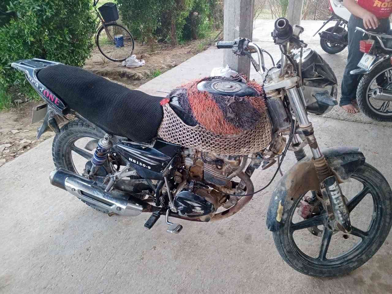 ماطور هيوشه للبيع ماطور شغال سلف وهندر كير ومحرك خير من الله السعر 300 وبيه مجال بسيط ابيع كوم حديد الشراي يتصل *********** المكان بروانه
