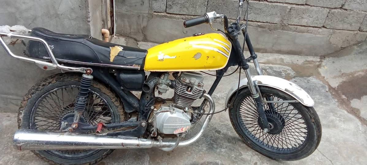 دراجة نارية شغالة اتصال ***********        200بي مجال خناقين, ديالى
