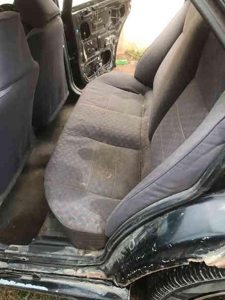 السلام عليكم النترا 1994 دمعة 

سنوية خضرة منتهية 2019 
سيارة شغالة 
السعر 14
مكان السيارة دوميز 
الرقم ‭0772 622 0777‬
بيها مجال شراي
