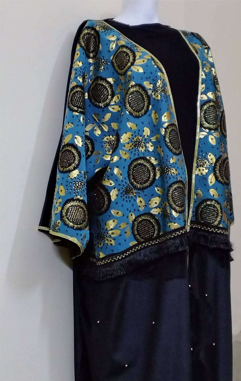 فخامة اللون الأزرق مع بريق الذهب وبقماش القطيفة الأسود... أناقة ملكية بلمسة عصرية إطلالة تجمع بين التراث والجمال... وللمزيد من المعلومات التواصل على الخاص.


**إذا كنت صاحب هذا الإعلان وتريد حذفه لأي سبب، رجاءا أرسل رسالة إلى الدعم الفني**