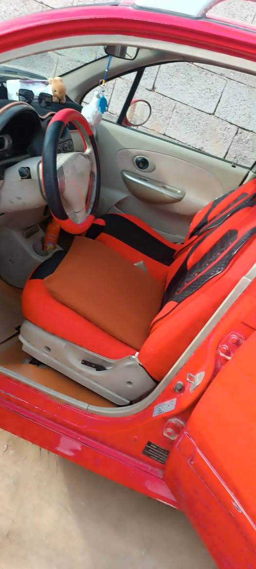 السلام عليكم سياره كيو كيو 2013 سياره جاهزه خير من الله سياره جديده بسم راعيته اني مكلف بل نشره  رقم بغداد العنوان واسط مركز المدينة 
رقم الهاتف ***********
