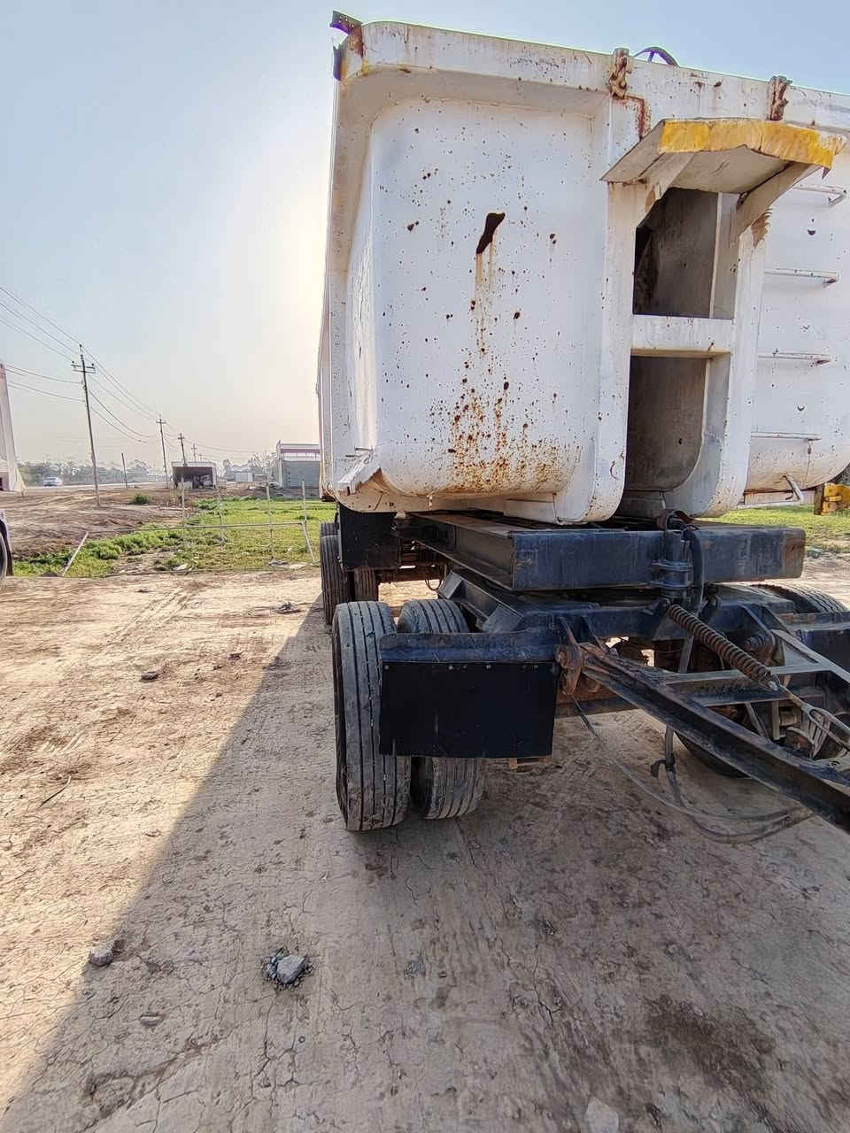 السلام عليكم مقطوره للبيع حوضيه شاصي كفاله بدي جديد تخم تاير مكان واسط صويره للاستفسار***********لسعر 82
