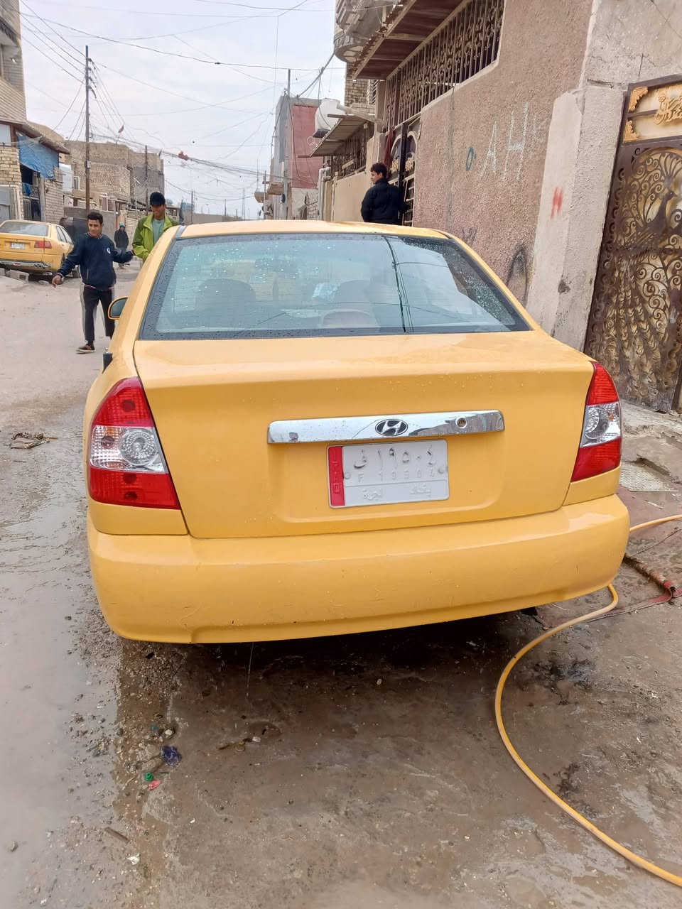 سلام عليكم سياره فيرنا جديده مكفوله موديل 2014مكينه  كير جديده صدر و تخم تاير مدينه الصدر تقاطع الكياره  رقم الهاتف ***********  السعر 72 بيها مجال السياره باسمي
