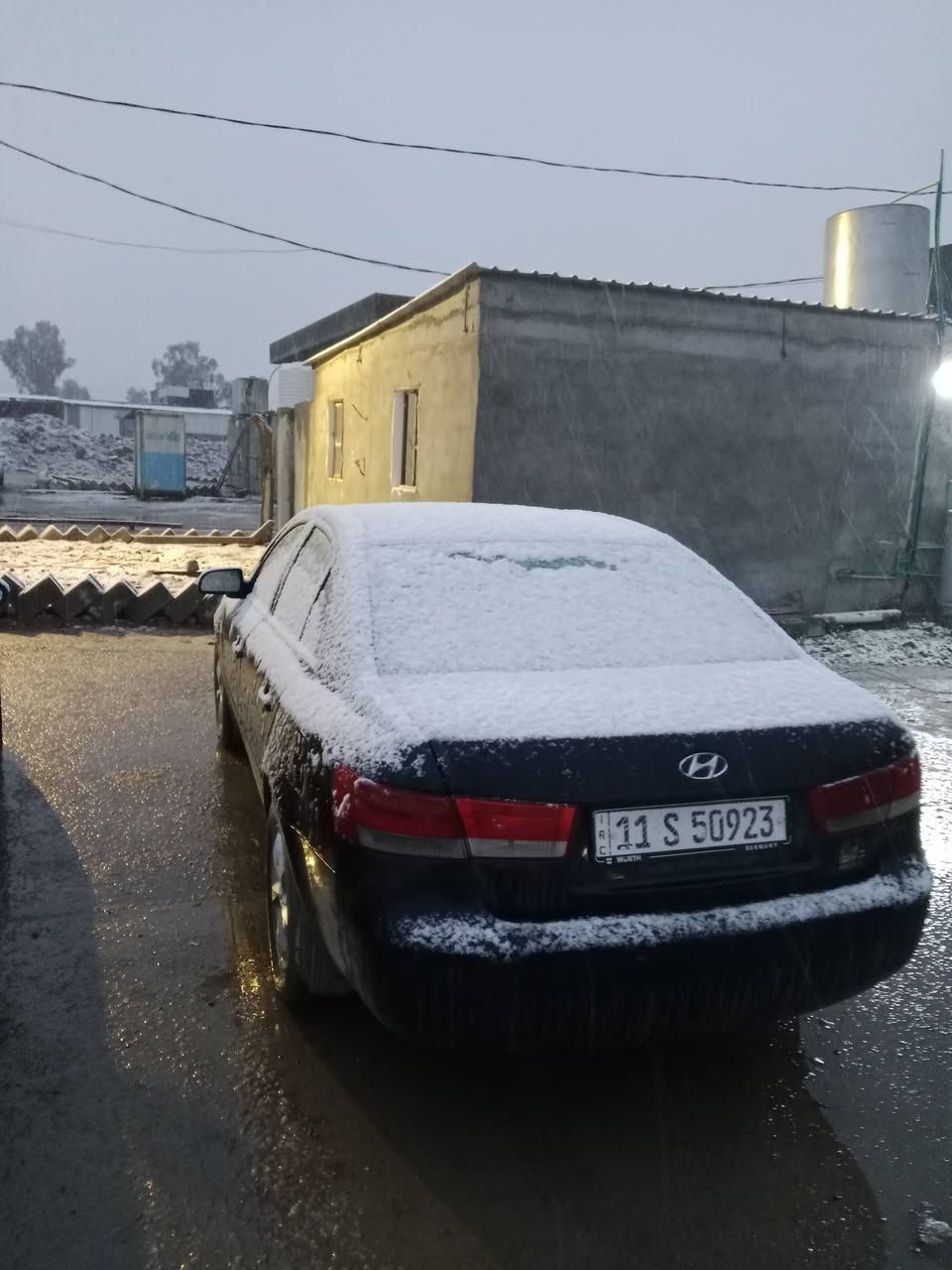 السلام عليكم للبيع سوناتا 2007 مكينه 2400رقم بغداد بسمي سعر 90 وبيها مجال ***********
