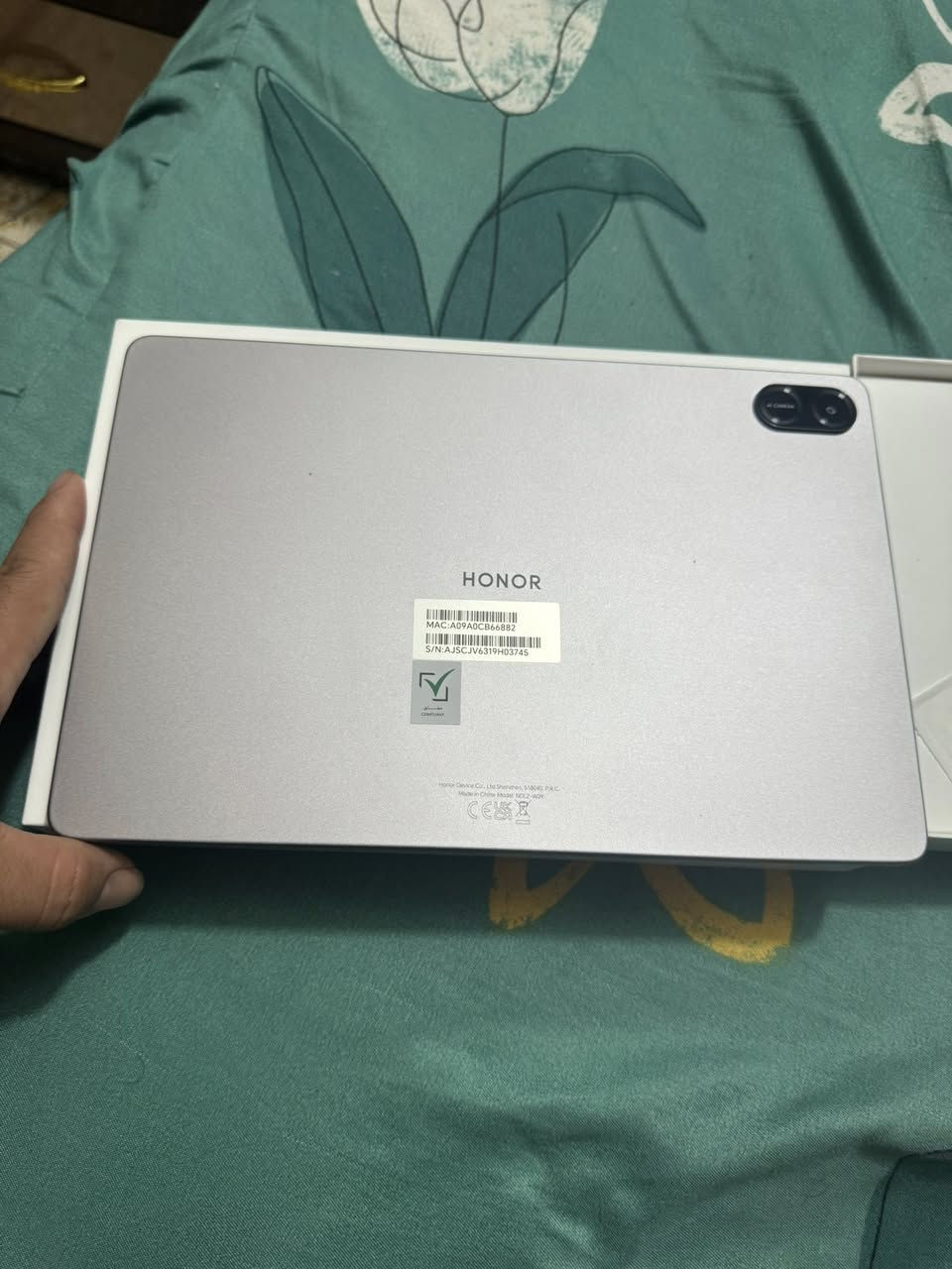 ايباد honor pad x8b الشاشة حجم 11 انج الذاكرة 128
بداخلة حافضة جلد دفترية اصلية مع لاسق حماية السعر 250 الف الجهاز جديد بدون استخدام 
الدورة حي الصحة ***********

