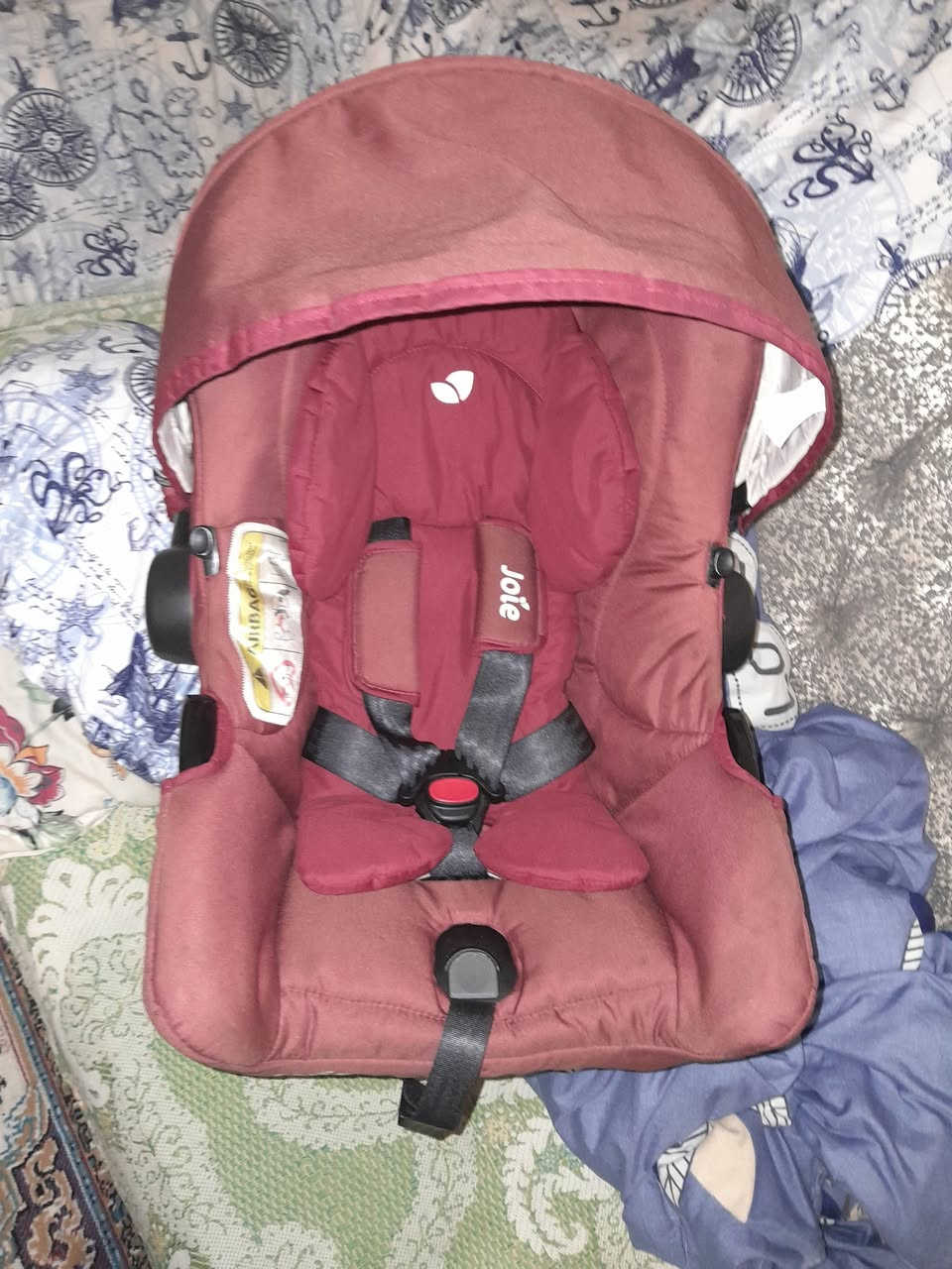 للليع نضيف كارتونته موجوده الاصليjoe ولا مره ربطته بالسياره ماحتاجيته هزيت طفل بيه فتره وطبكته وخليته بالكارتون 50الف


**إذا كنت صاحب هذا الإعلان وتريد حذفه لأي سبب، رجاءا أرسل رسالة إلى الدعم الفني**