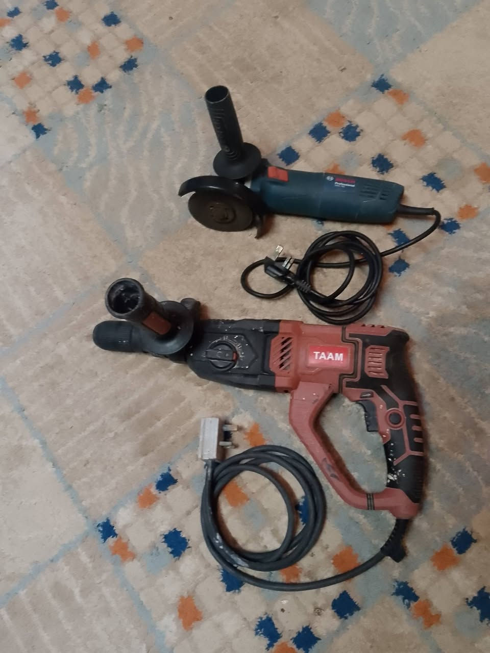 كوسره +دريل أستعمال قليل جدد
سعر ٧٥ ألف 
العنوان بصره شط العرب قرب الجسر الايطالي 
رقم الهاتف ***********
