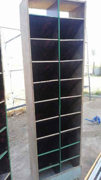 السلام عليكم رفوف حديد للبيع***********
