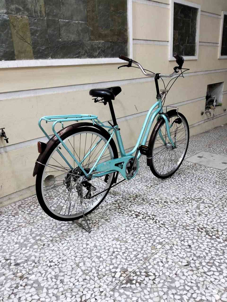 السلام عليكم بايسكل بطه حجم 26 موديل 2016 ياباني حاويه گير وعگرب وحساس داينمو شغال السعر 90 وبي مجال بغداد المشتل رقم الهاتف ***********
