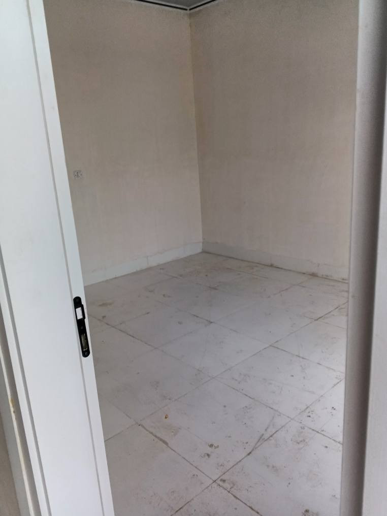 بيت للبيع منطقه كوباني بيت بلديه 100متر قريب عل شارع عام خلف مزعه عميد اركان 
.   سعر35 بي مجال 
.      للتواصل  *********** 
. كركوك, العراق
