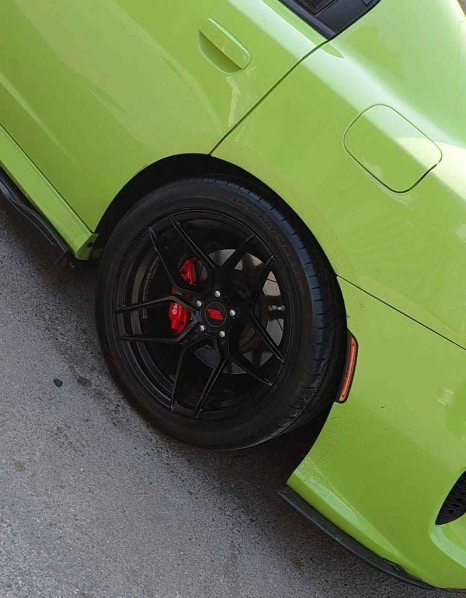 سلام عليكم جارجر موديل23رقم بغداد بسمي تحويل ثاني يوم
RTأخر صدار مكينه5700\8
حادثه بجم كبس فقط لا شواصي ولا ايرباك ولا دواخل 
سياره لون تفاحي اصل لعابه وحلوه السياره متصرف عليه دينار 
الأضافات 
كت كامل SRT
دركهSRT
تعديل ع الكزوز كامل مع جهاز كاتم 
برمجه مصطفئ ايكل 
عليه ويل روهانه
أكسل قفل 
دعاميه خلفيه أماميهSRT
رادار ماشيه 22ألف ميل السياره
متصرف عليه أبد مكاني بغداد 
***********السعر 270 وبيه مجال حك الجيه
