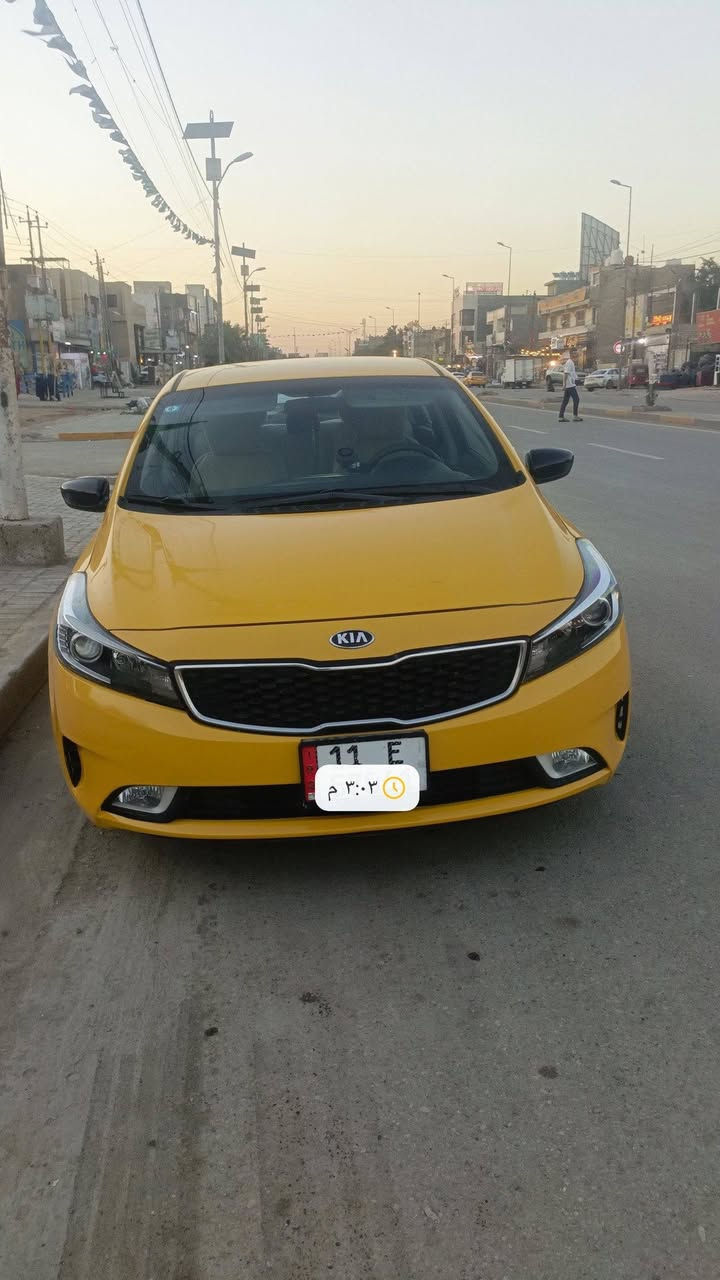 للبيع فورتي 17 بغداد بسمي  حادثهة جاملغ امامي سرقة بدون دواخل شرط الفحص هزة أو رقم جديد بسمي امصفرة من كلشي جاهزة من كلشي السعر 115مكاني بغداد الدورة ***********
