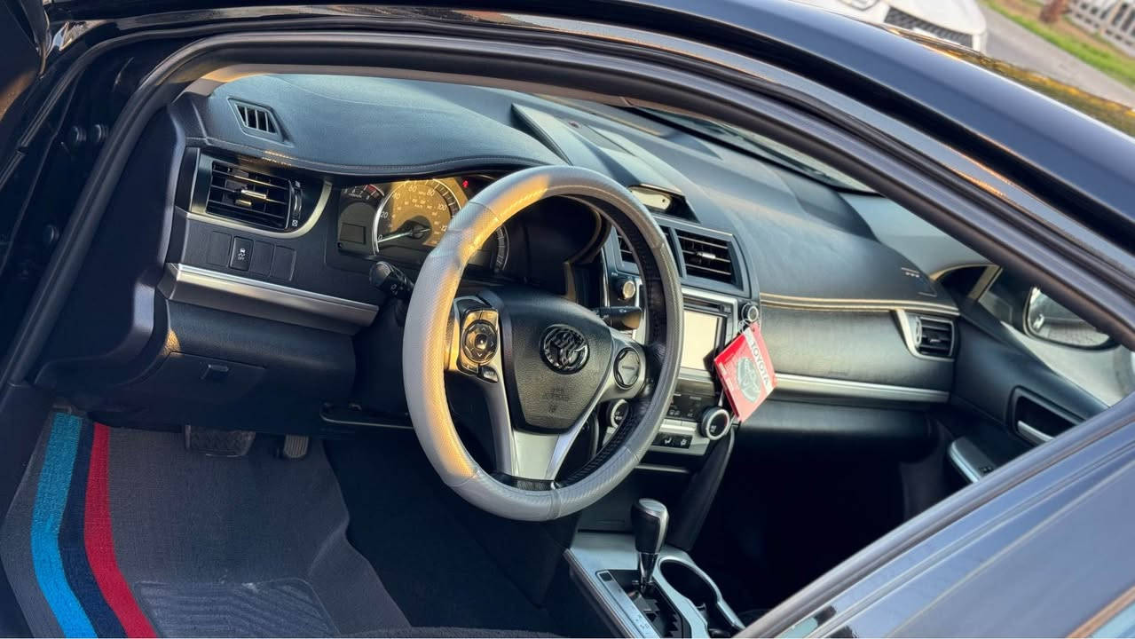 سلام عليكم كاميري 2012مواصفات seامريكي سياره تبديل بونيت بيلادي بدون دواخل بدون كلشي و باب خلفي    سايق هم تبديل  بيلادي جاملغ خلفي بيها شبر صبغ  سياره جديده بمعنه الكلمه ماشيه 96miحقيقي سنويه راقم كلها جديده گيرو محرك بشرط ممفتوح و سعره 131$مكان السياره كركوك للسفتار  (***********(*********** كركوك, العراق
