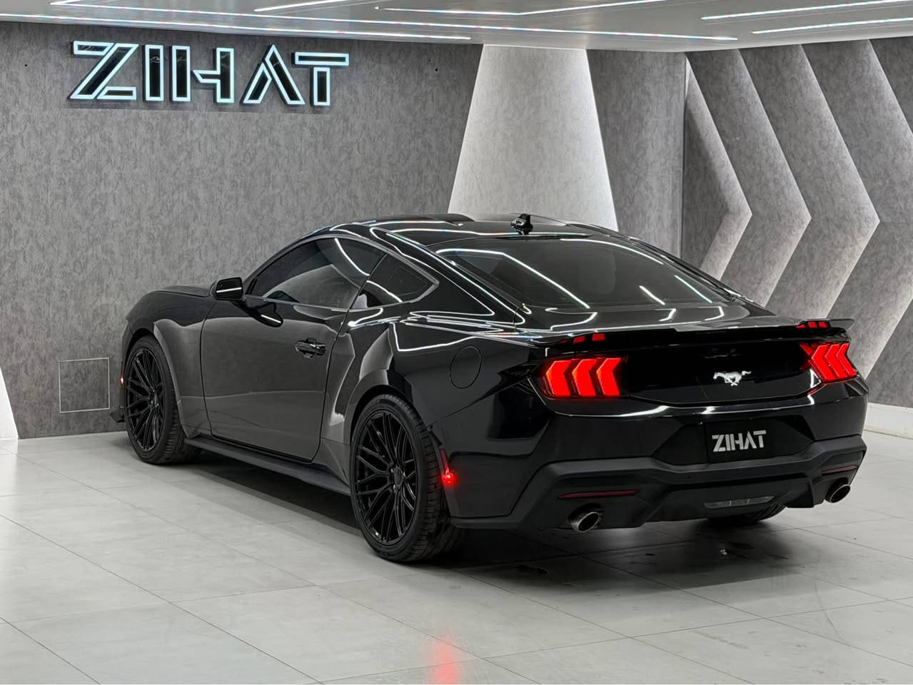 بسم الله الرحمن الرحيم 

فورد موستانك 2024 شكل جديد
للبيع  لون اسود 
ماشيه   49 الف 
 مواصفات 
شاشه منفصله 
بريك كهراباي 
رادارات امامي خلفي 
نقطه عميا و حساس خلفي 
لايت ليد 
 بكلايت ليت 
اوتو ستوب 
بي 5 مودات  رياضي 
نورمال ايكو سبور كوستن وتراك 
شاشه تدعم كاربلي 
کشن هیتر و کهربای 
ملاحضه. 
سياره دخول جديد بدون رقم  وترقم شيمال
دهوك اربيل سليماني 
و تكليفه رقم. 11 ورقه 
ضرر سياره 
بنیدج صبغ وجاملغ 
ارباك ستیرن طاك و راجع بلاد 
وهای رقم شاصی 
‏  1TFA6P8TH5R5107069
سعرها 210 مجال للشراي 
راسلني علي خاص او خابرني 
*********** واتس اب 
مكان سياره دهوك دهوك, العراق
