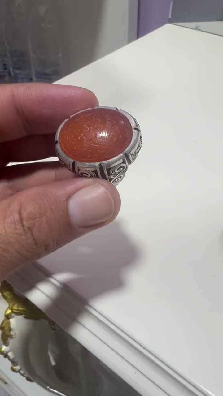 متاح 
محابس عقيق يماني واحد مخطوط حرز سيد علي 
والثاني كرزي 
القياس ٢٤ 
صياغات البحرين 
المكان بابل رقمي ***********
