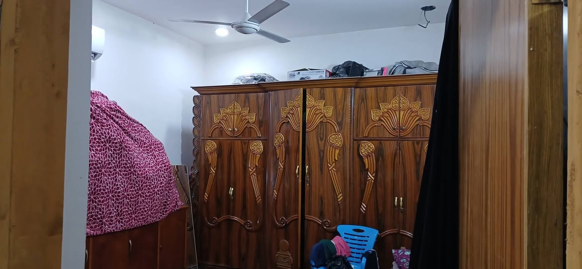 بيت للبيع ١٠٠ م مربع ١٠×١٠
سكينه الزراعي مقاطعه ٢ع ٨ قريب جدا من مقاطعه ٢ع٩ .خدمات مي مجاري كهرباء 
البيت .استقبال ٥ ×٤.٥٠
غرفه نفس القياس
مطبخ مفتوح 
خدمات
للاستفسار
***********
