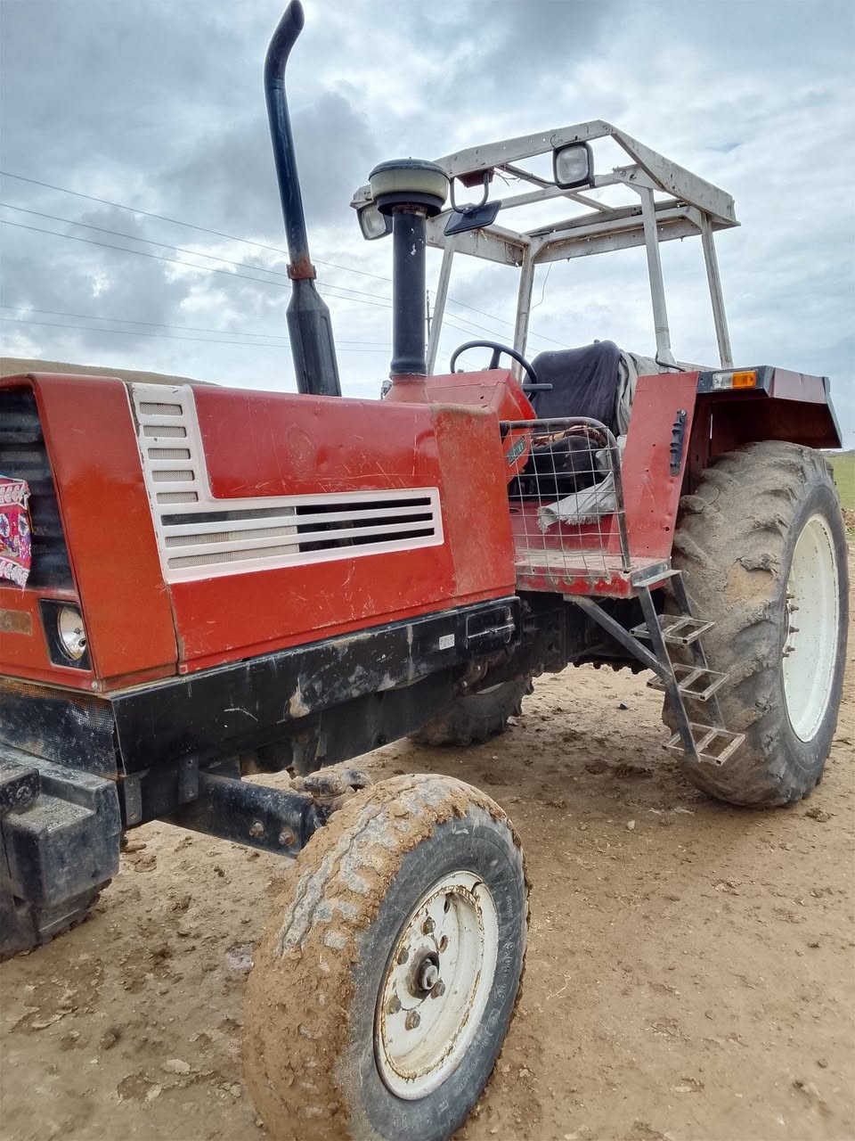 سلام عليكم للبيع فيات 1180 تركتر وضع شركه جاهز عل شغل الاستفسار الاتصال على رقم *********** اني مكلف بنشر خابر صاحبو
