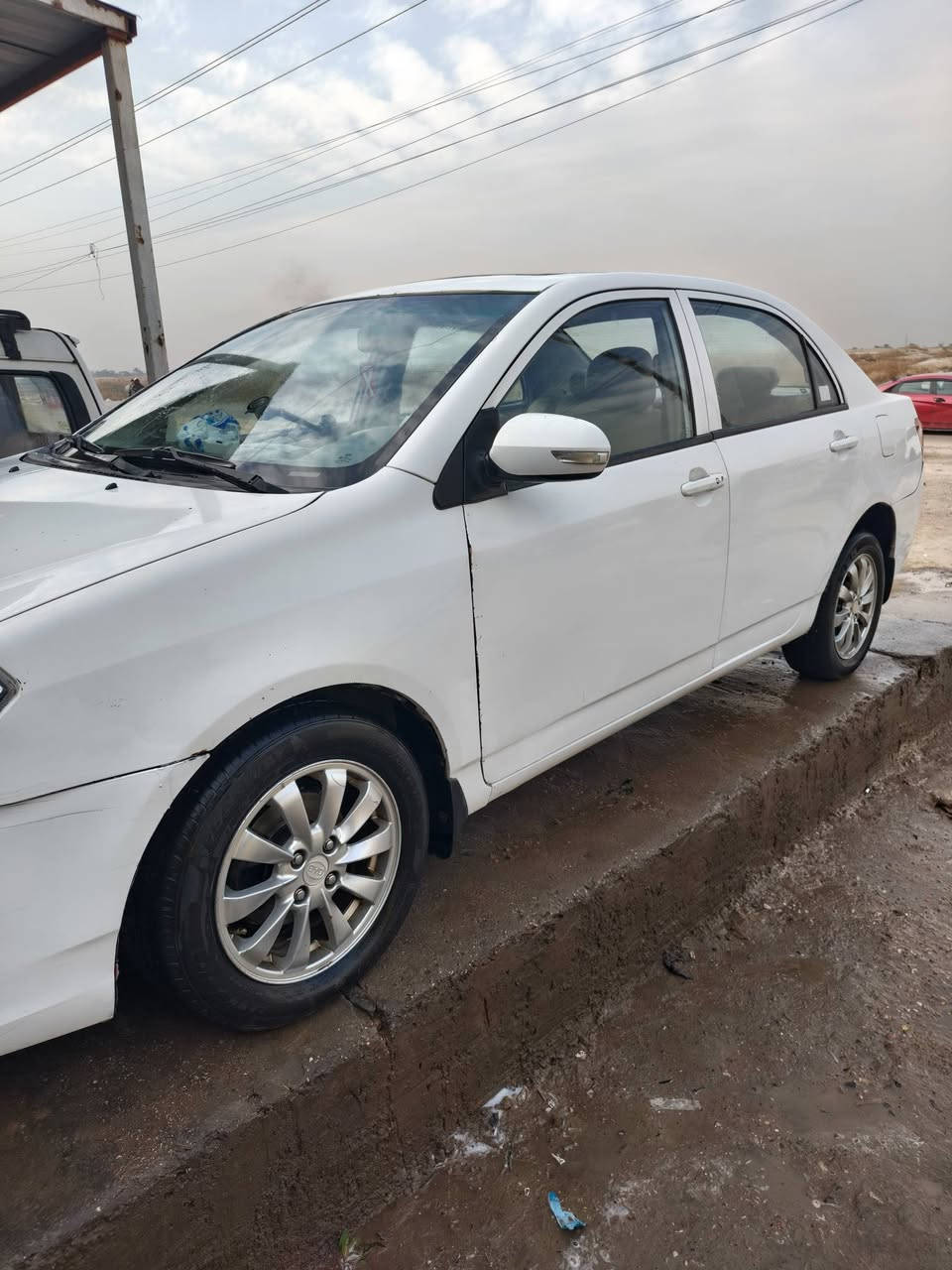 بي واي دي G3  موديل 2013 اوتماتيك رقم بغداد انگليزي بأسمي سنويه لل 2030 كهربائياتهة ولا گلوب نقص تبريد فتحه كهربائيه بصمه تحكم عن بعد مازدات بلاجكتورات جدد داخلهة جديد على وضع الشركه مكينه گير حداديه جديده يخبلن بيهة بابين عكس السايق مضروبات ومعدلات ومصبوغات والجاملغ الخلفي فقط مرشوش بدون معجون وتصليح وباب السايق مصبوغ مكاني بغداد تقاطع النهروان رقمي *********** بي واتس اب سعرهة ٤٥ قفل
