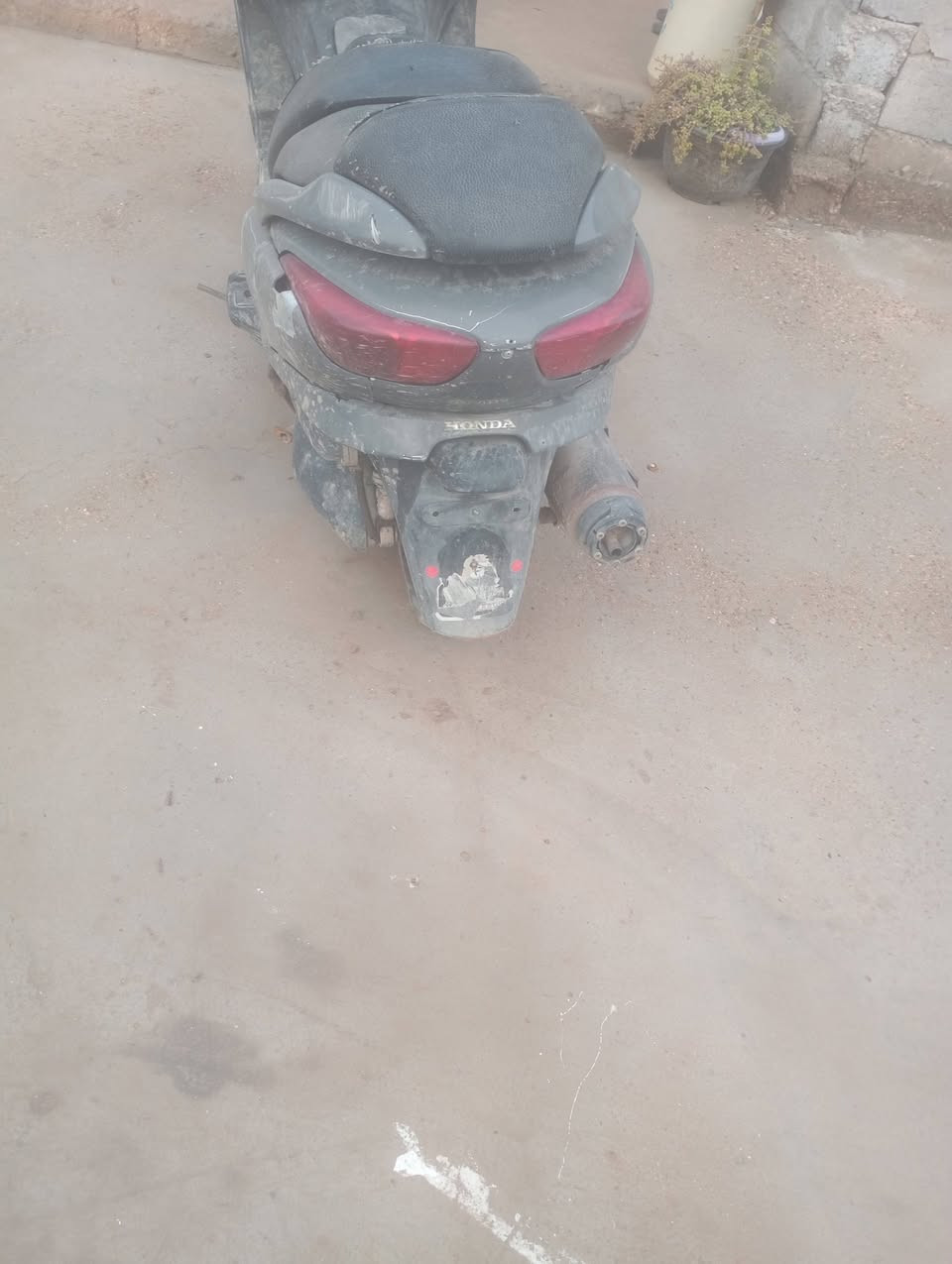 فورزه 08 دراجه شغاله بس متروكه وتاخر شويه ورقت الكمرك موجوده سعرهه 300 مكانهه بغداد الانتصار قرب الحسييه مال الراشديه  رقمي ***********
