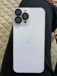 13برو ماكس  جهاز لون ابيض نضيف 100/100 ذاكره:256 بطاريه بلادي:89 فيس ا...