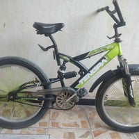 بايسكل bmx للبيع نظيف السعر 100 وبي مجال بغداد حي الجامعة 07800877912