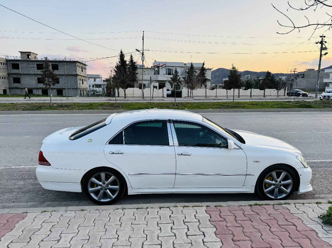 شاهینە 2007
بەسمە ڕەساسی
180 گچکە بە گەورە 
ئەتڵەت
کوشن جڵد
کوشن هیتەر
ناو قەیسی
ساج سور
ویل دینگە
ساڵۆنسا تۆمس
هەرچوار دەبڵی دایسە
هەرچوار تایەی تازەیە
هایدرۆلیکی تازە گۆڕاوە 
ڕونی تازە گۆڕاوە 
برێکی بەستراوە 
گەرمی بەستراوە
کامل مەسروف کراوە
سپۆڕتی پێشەوەی تۆمس
سپۆڕتی پشتەوەی تۆمس
نرخ : 57 گەڵا
ناونیشان : ڕانیە
0770 845 41 71 دخان, السليمانية
