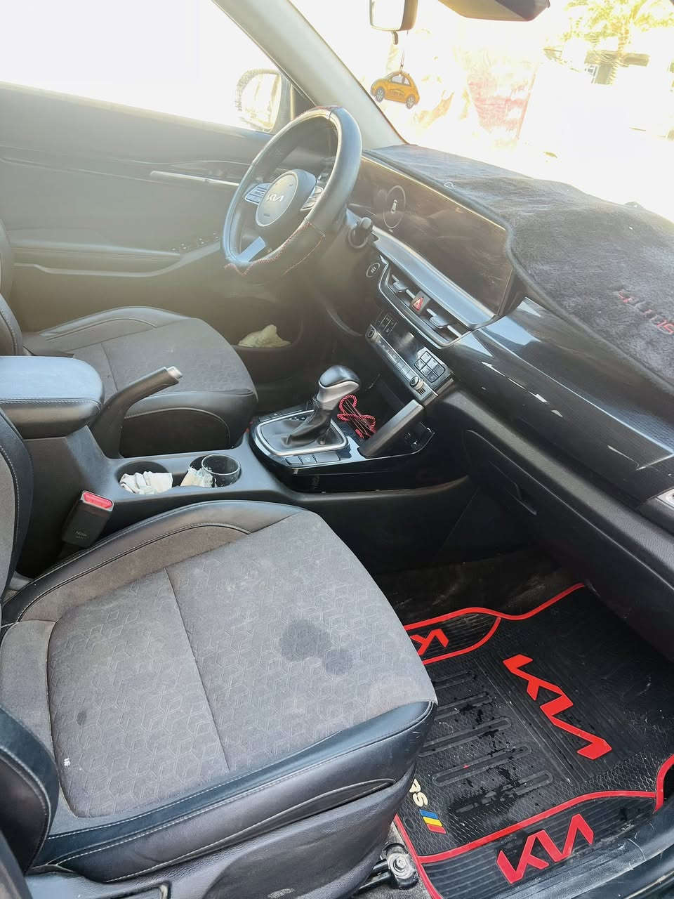 سلتوس موديل 24 ماشيه 32 السعر مناسب جدا ماكو هيج سعر 145 سياره حادثهه جامغات وبنيد بدون دواخل سياره ***********مكان بسمايه بغداد
