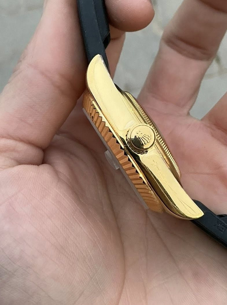 السلام عليكم ساعة رولگس سكاي دويلر 
اوتوماتيك
مينة مميزة
قرص GMT داخلي
عقارب وارقام لامينوس
قطر 40 
مختمة بالكامل
قفل بحري
135 الف


**إذا كنت صاحب هذا الإعلان وتريد حذفه لأي سبب، رجاءا أرسل رسالة إلى الدعم الفني**