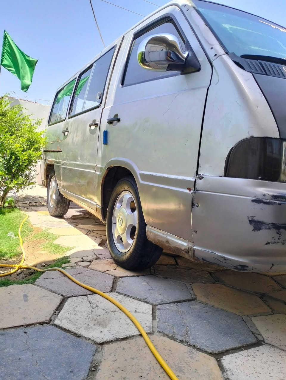 السلام عليكم ستانا للبيع 10راكب دوشمه كلها جديده خير من الله جاهزه هل لشوفها كدام عينك مثل لي بصوره مصفره هيئه وغرامات بسمي مديل 96المكان بابل شارع 100 الجديد السعر خاص الرقم ***********

