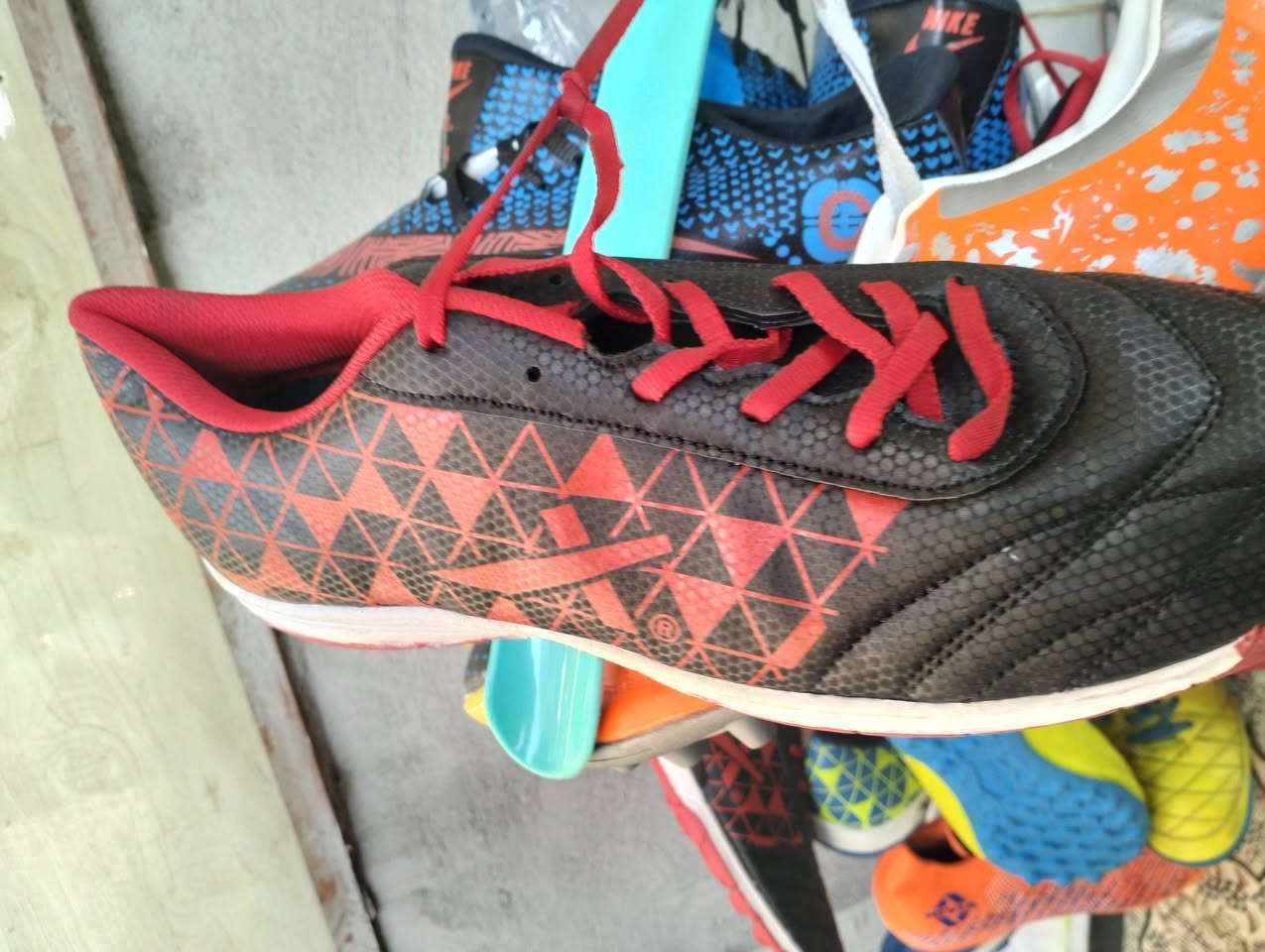 باله جديده حذاء كرة القدم في الموصل حي التحرير مقابل جامع ال البيت بل فرع اي ستفسار على مازنجر أو وات ساب أو على هذا الرقم ***********
