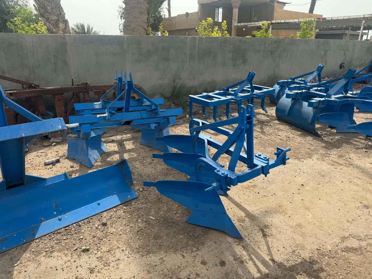 للبيع معدات زراعيه جميع انواع المعدات الزراعيه معمل وحداده النعيمي للمعدات الزراعيه بأدارة عبادي النعيمي ***********
***********
