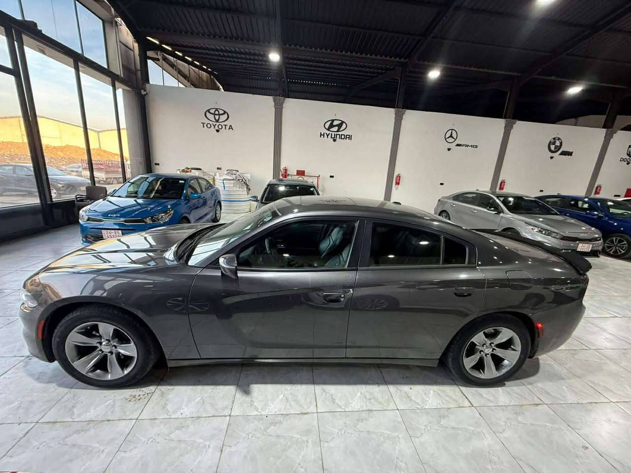 السلام عليكم
جارجر 2019 كلين فئة st

بيها باب مفتوح بيها شبر كارت 

سياره ماشيه. 85

سياره فول موصفات بصمه سلايت

. كشنات جلد 

كشنات خزن 

فتحة سقف 

لون نفطي مميز 

صدر تايرات قبل سبوع بدلته جديد 

سنويه رقم هزه فحص جديد كله

مكان السيارة اربيل 

السعر 225 وبيها مجال 

للاستفسار التواصل على 
***********
***********
