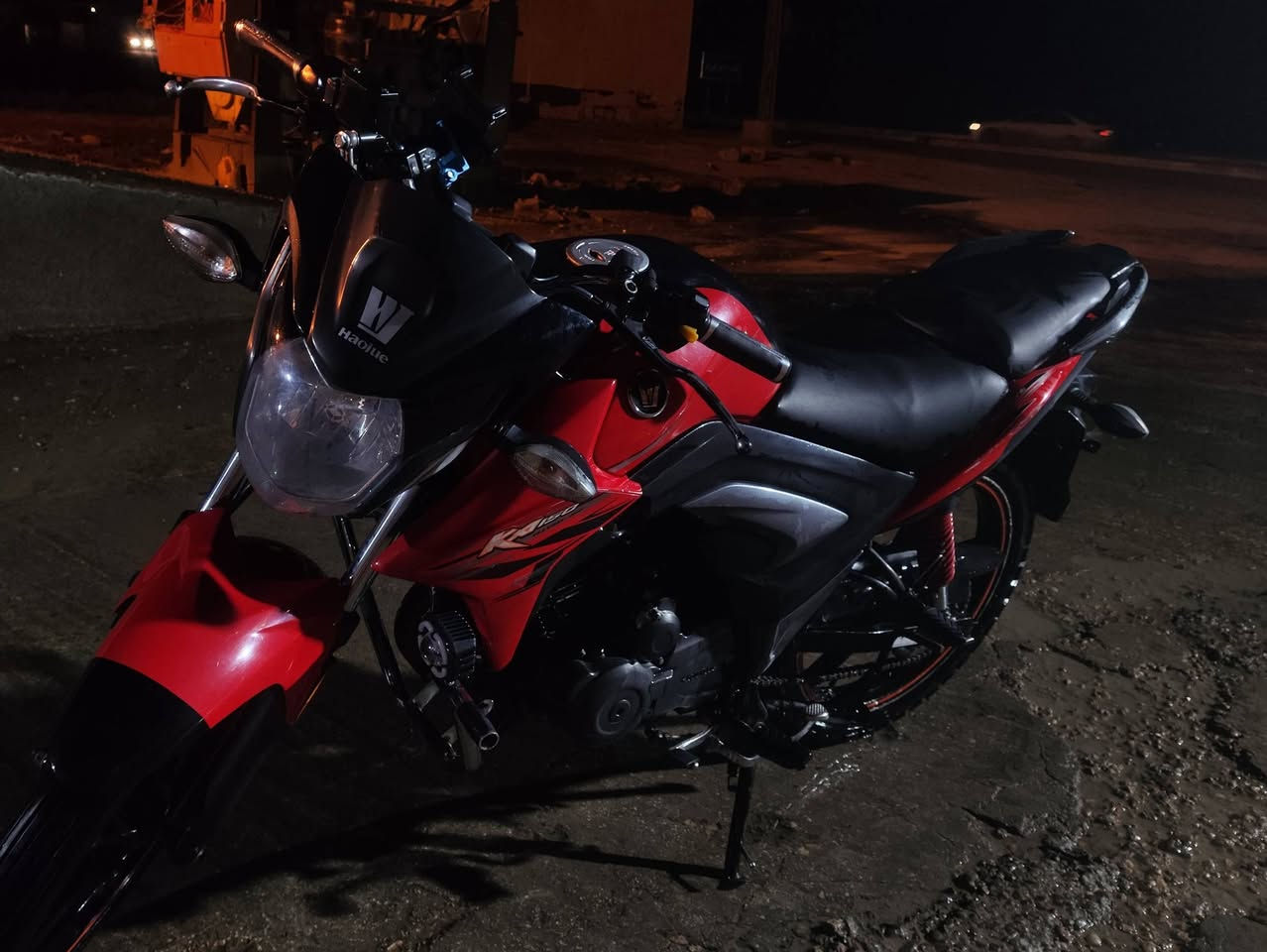 سلام عليكم 
هوجي للبيع 
موديل ١٨
مكمرك كامل اوراق موجوده 
محرك بلادي ممدوده عليه سبانه 
كهربائيات كله شغاله مابي نقص 
ماطور جاهز ماناقصه برغي 
السعر ١٣٥٠
عنوان رأوه 
الاستفسار ***********
