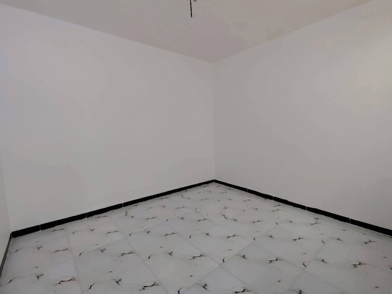 🏡دار للبيع اقصاد اقصاد 🏡
المساحة: 50 متر مربع
✅ #طابو_زراعي_سند_25_أقرار_محكمه

سعر مقدمه 13 مليون وكل شهر 500الف والسعر الكلي 25مليون 

الموقع: النجف شارع الصب عمود 327 #ألخط_ألاول

مواصفات البناء:
غرفة/ صالة معزولة/مطبخ معزول/ صحيات خارجية مكشوفة
بناء مرتب (أساس + سقف كونكريت + طابوك)
أرضية بورسلين أبو الـ 60

الخدمات:#بعد_عن_سوق_100م
ماء كهرباء مدارس سوق تبليط مولد

للاستفسار والاتصال:
***********
