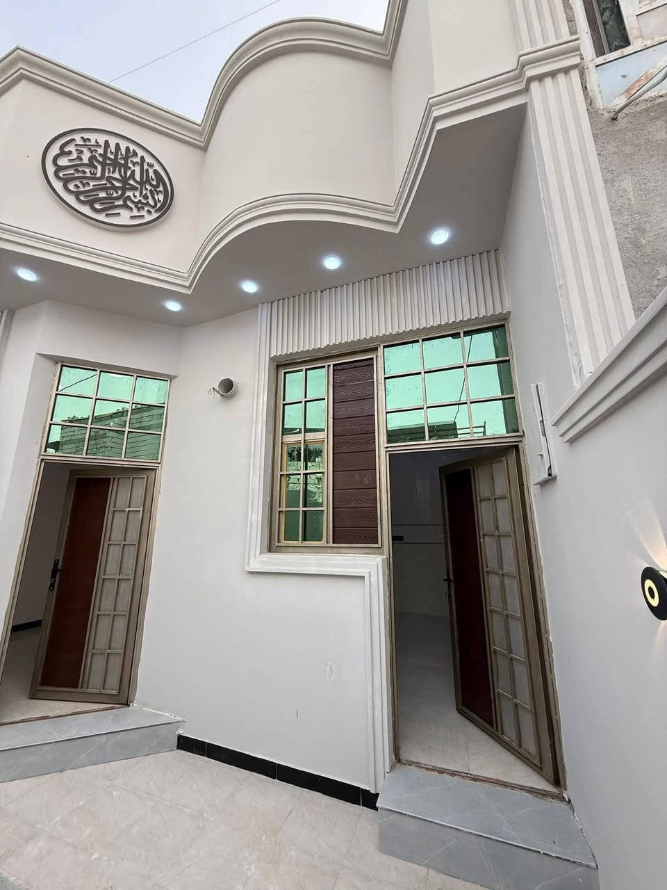 🤲 كربلاء : بالتقسيط بيتين للبيع في الچاير و شارع ابو طالب
🧡 شارع ابو طالب مساحه 110 متر بي غرفه عدد 2 و صاله و استقبال و مطبخ وصحيات عدد 2 بيت بناء درجه اولى 

😘 حي الجاير مساحه 100 متر بي غرفه عدد 2 و صاله ومطبخ صحيات عدد 2 بيت بناء درجه اولى 

⭐ شهريا 500 الف فقط لا غير 
فقط كفيل موظفين عدد 2 سواء  عسكري او مدني 

بيت يداور بأسمكم ثاني يوم بدائرة التسجيل العقاري 

😌 مااتعامل مع المندوبين والمندوبات وبياعه شرايه و اصحاب مكاتب بدون احراج 

🔥 بيوت بناء كونكريت مسلح طابوق جمهوري سيراميك مرمر ديكورات خريطة اخر تحديث 

مااكدر ارد عل تعليقات غير متواجد 

❤️‍🩹 للاستفسار او الاتصال او واتساب 
هذا رقم استاذ احمد سعيد ويستاهلون كل  ابناء المحافظات 

*********** 
استاذ احمد سعيد 

❤️ بأي وقت اتصلوا حاضر 
هناك خصم للموظفات كافه بنسبه 3 بالمئة 

أيضا هناك بيوت في مناطق اخرى سوف نعرضها لكم عند الاكمال منها 

تقبل الله صيامكم وشهر رمضان مبارك عليكم 🧡
