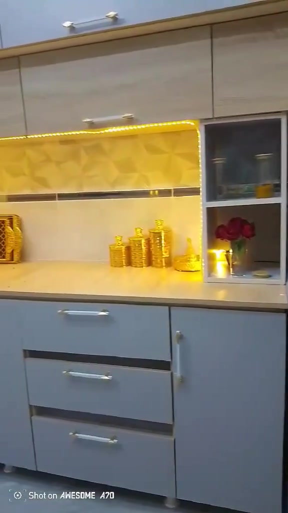 ❤️الهم صلي علا محمد وال محمد ❤️ بيت ١١٠ متر بناء حديث طابوق سند ٢٥ خدمات كامله مي كهرباءمجاري تبليط انترنت ضوئي مكان حي الامير السياحي  متكون استقبال 5 ونص في3ونص مطبخ ٤في ٣ صالة ٦ في ٤ غرفه ٤ في ٤ منور ٢ونص في ٢ حمام سويت ١ونص في واحد ونص  تواليت خارجي   الطابق الثاني غرفه ٤ في ٤   مكان البيت كلش حلو قريب عل شارع العام بصف الركن  استفسار *********** سعر ٧٨ بي مجال
