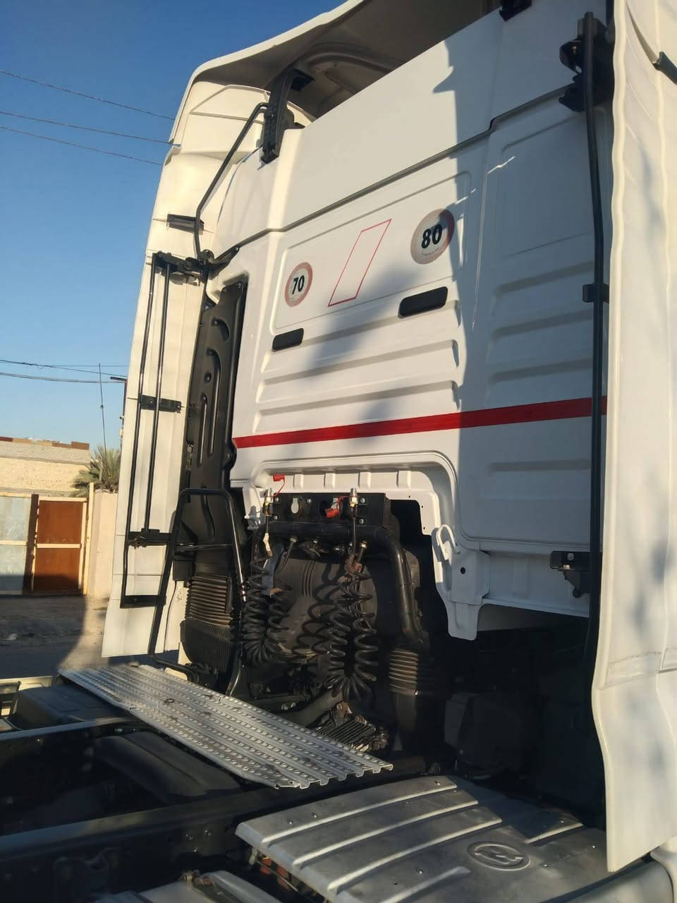 السلام عليكم مان صهريج موديل 2017 تك سوبر حساس كامره رتايدر تانكي تك تاير  
للاستفسار  (0791445698) . 
اسيا (***********).
