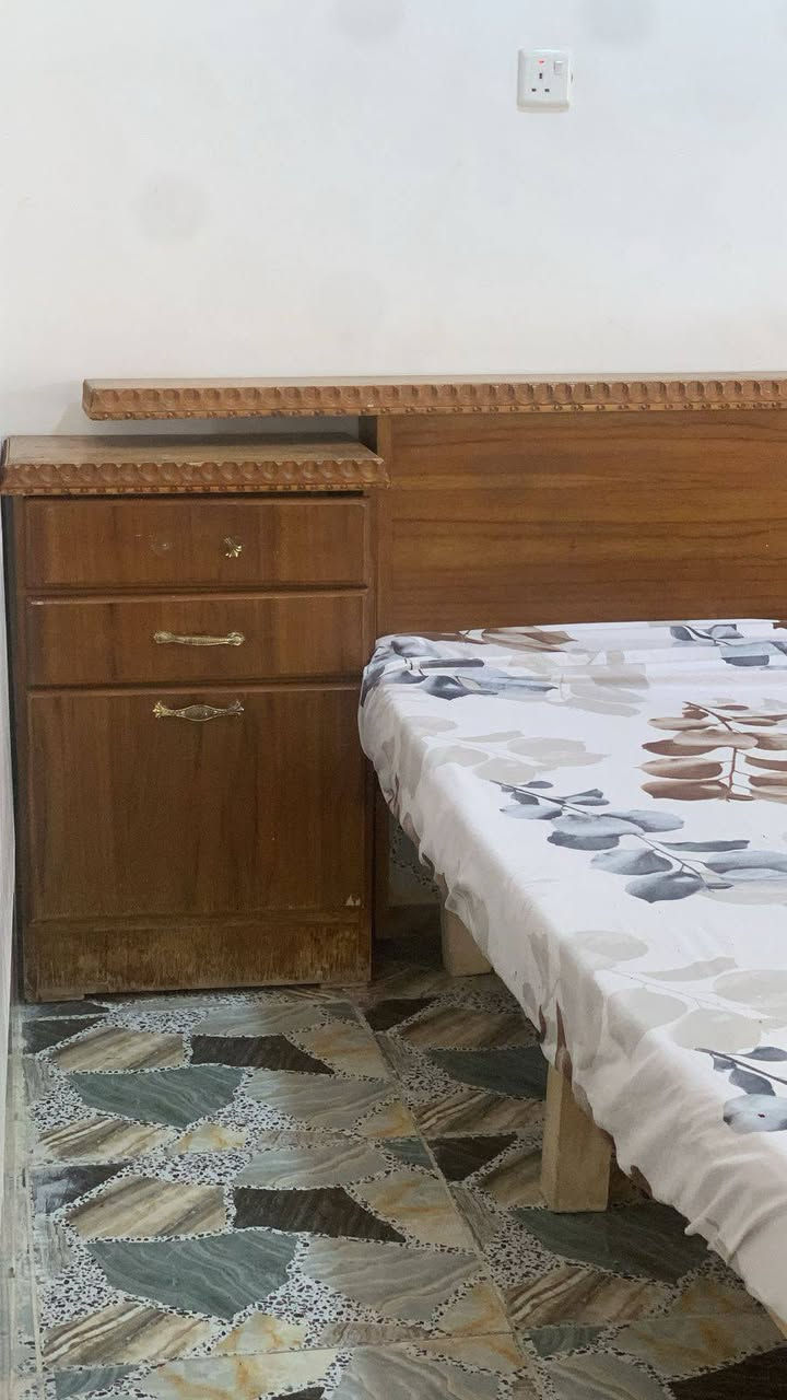 تخت صاج عراقي للبيع السعر 130 وللاستفسار *********** ومتوفر توصيل العنوان تلكيف بيع مستعجل
