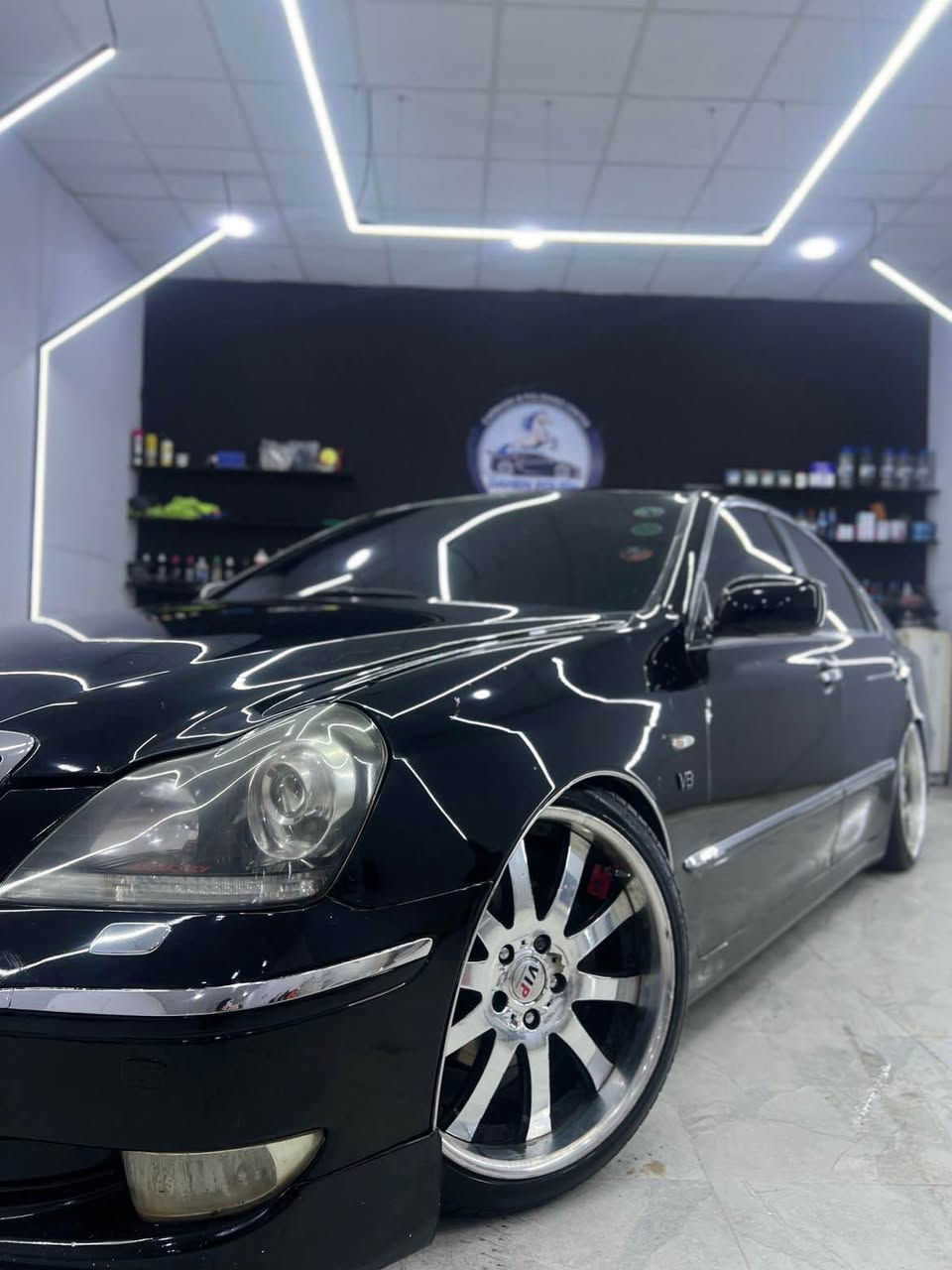 بەناوی خوای گەورە 
ماجێستا بڕاوە بۆ فرۆشتن سەیارەکە نمونەیە لە جوانی گێرو
مەکینە بەشەرت قەپات قەپات مواسەفاتە ٤ کوشن جڵد ٤ کوشن هیتەر چوار کوشن کارەبا تەحدید سورعە سوکان کارەبایی سەلاجە ٣ پەردە بیلاد شەریکە سلایت فولل فول مواسەفاتە ٤ تایەو ویلی لۆکی دو سایزی لە ژێرە دەبڵەکانی حور کراوە بە دڵی خۆت بەرزیو نزمی پێدەکەیت سەیارەکە نمونەیە لە جوانی لە قوەت دەسکاری قوەت کراوە وە هۆرس پاوەری سکرێتەرەکەی کراوە بە 
100%75 سەیارەکە لە قوەتی خۆی بێزارە تاقانەیی جوانیە ماشااللە لەبیر مەکەن ئەگەر موشتەری نیت بێزارمان مەکە بۆ زانیاری زیاتر پەیوەندی بکە یان نامە بنێرە لەگەڵ ڕێزدا
*********** كويسينجاك, أربيل
