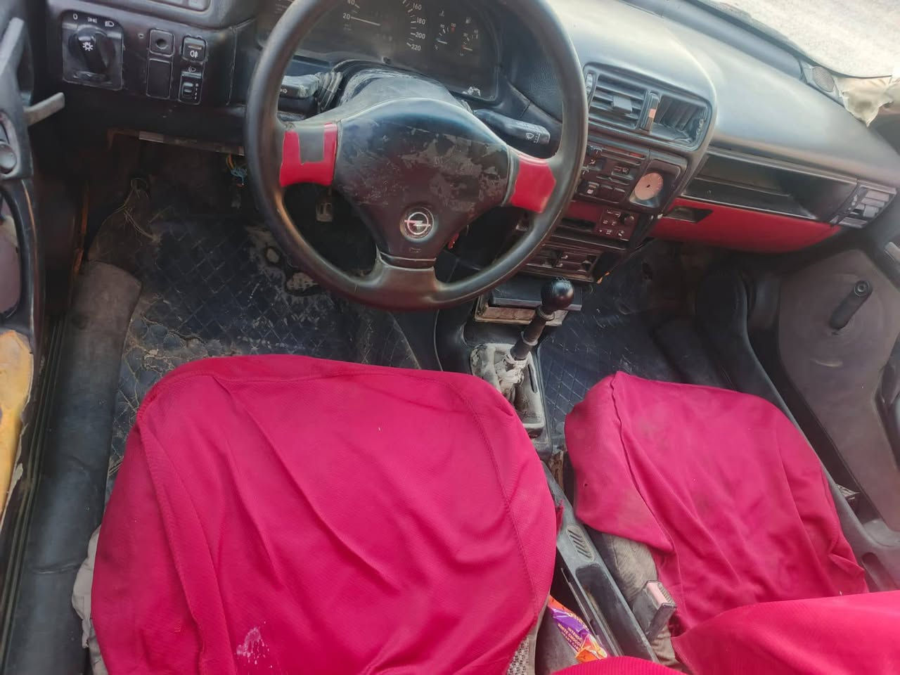 سلام عليكم سياره للبيع اوبل فكتره موديل 90 مكيينه كير انضاف حداديه حلوه بدون راعي سعره 10 بيها مجال للشري مكاني ناصريه الغراف ***********

